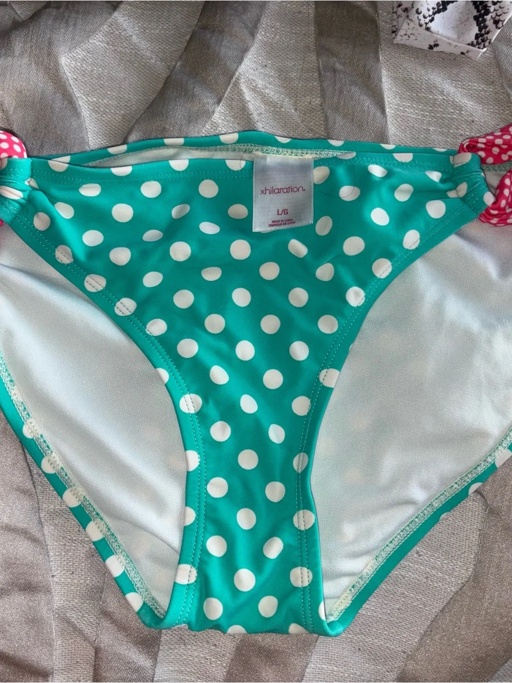 Bathing suits - Picture 3 of 5